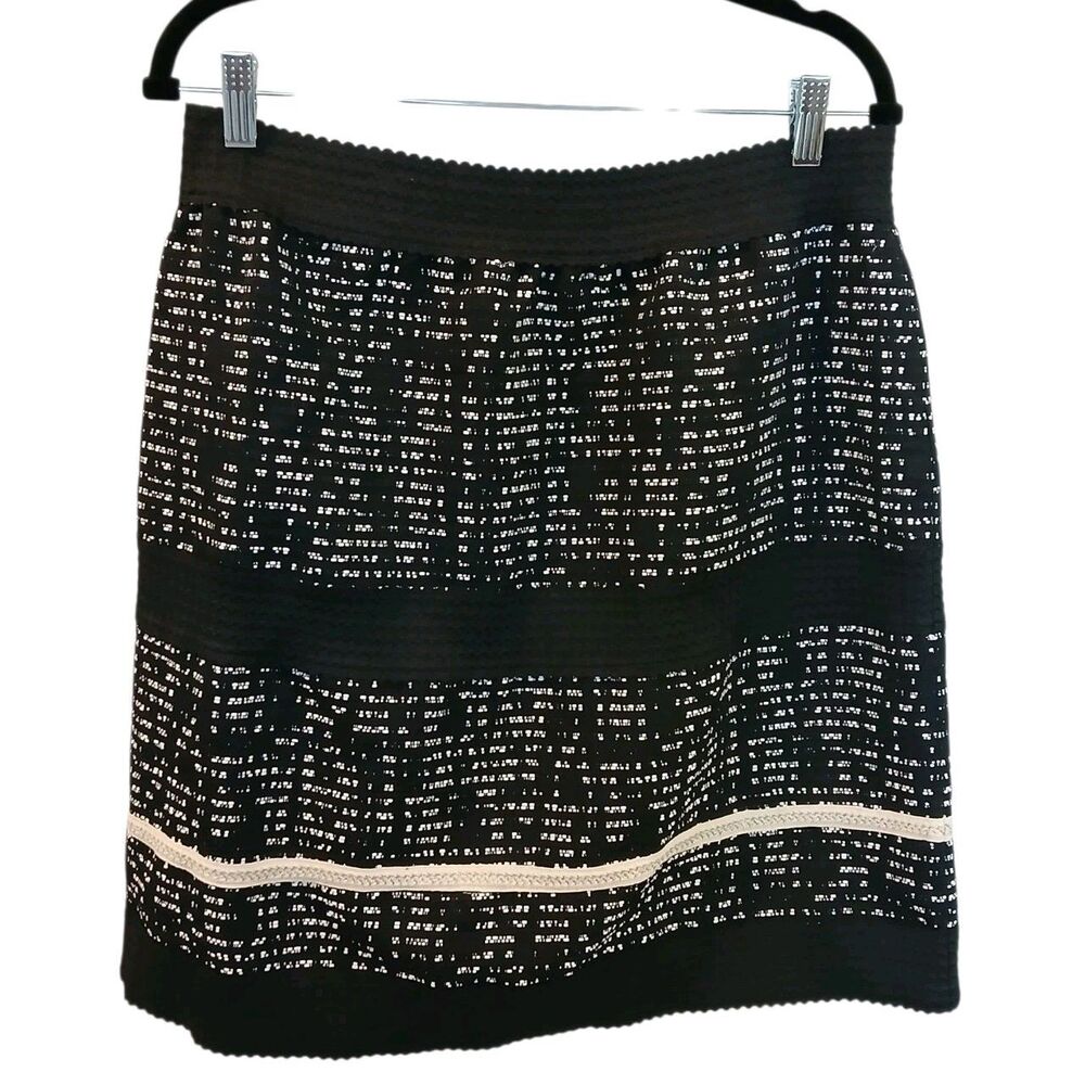 Versona Skirt Size Large Black/White Mixed Media Stretch Metallic Slip On‎